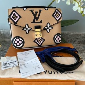 Louis Vuitton Pochette Metis MM